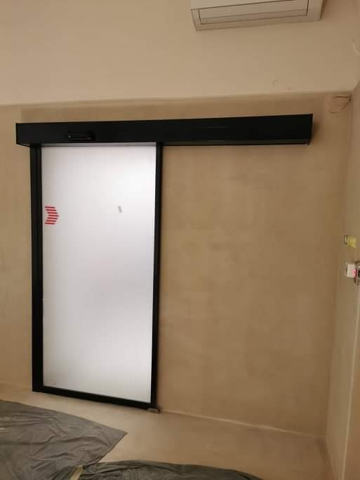 RECORD Automataajtók Automata ajtò telepìtèsünk budapest belvàrosi ùjonnan nyìlò exkluzìv Olasz ètterembe