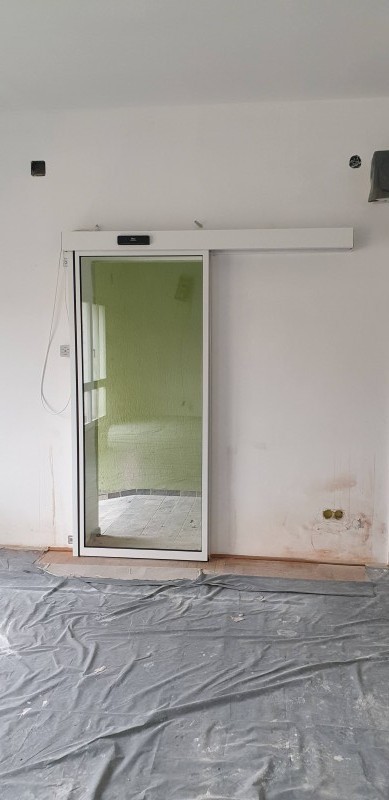 RECORD Automataajtók Automata, fotocellàs ajtò telepìtèsünk Nagykovàcsiban hamarosan nyìlò pèksègben.