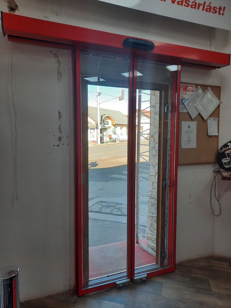 RECORD Automataajtók Automata üvegajtó kivitelezésünk CBA üzletben Mikepércsen